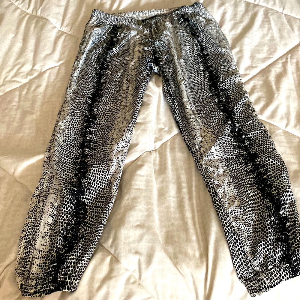 Mlle Gabrielle Jogger style snake skin size Medium drawstring pants black white